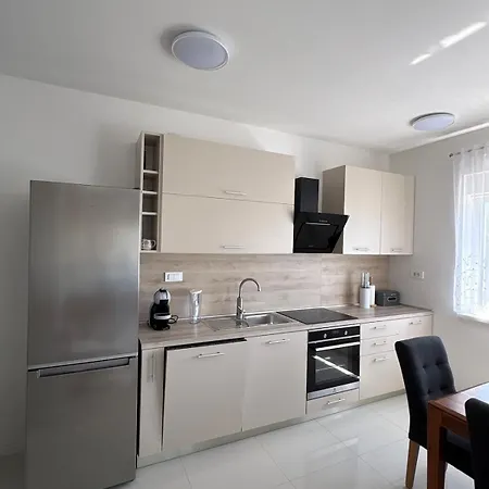 Appartement Stylish In Nin